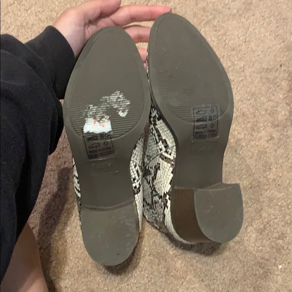 Cute Snake Skin Booties ♥️ LIKE NEW - Picture 4 of 4